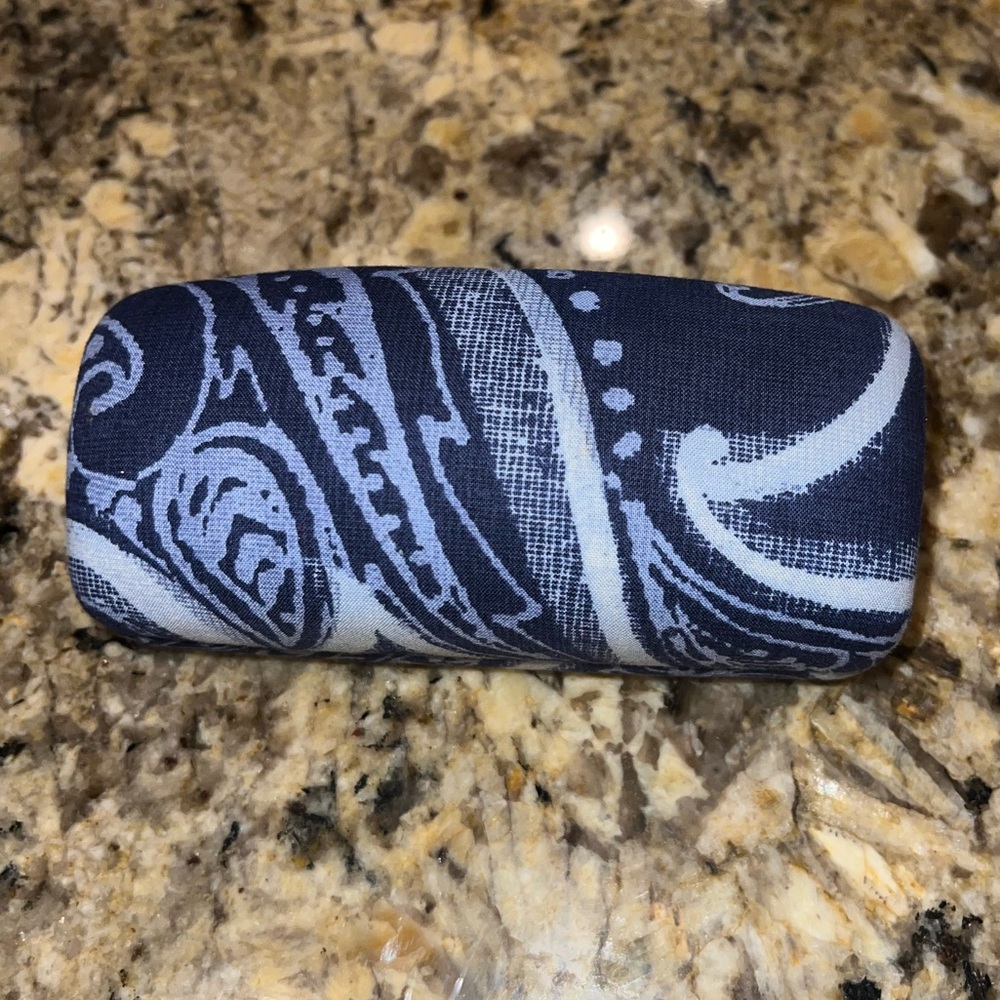 Vera Bradley Chic Blue and White Eyeglass Case